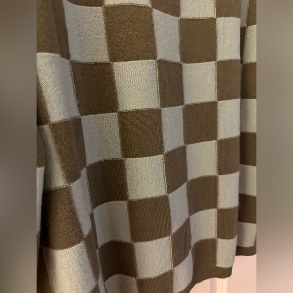 Happy Sheep NWT size Medium oversized green squares with hints of blue V neck - Picture 7 of 9